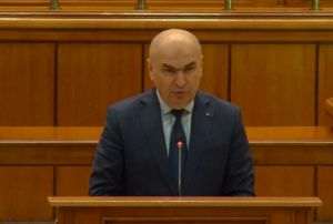 Opoziţia pregăteşte moţiune de cenzură împotriva Guvernului Bolojan